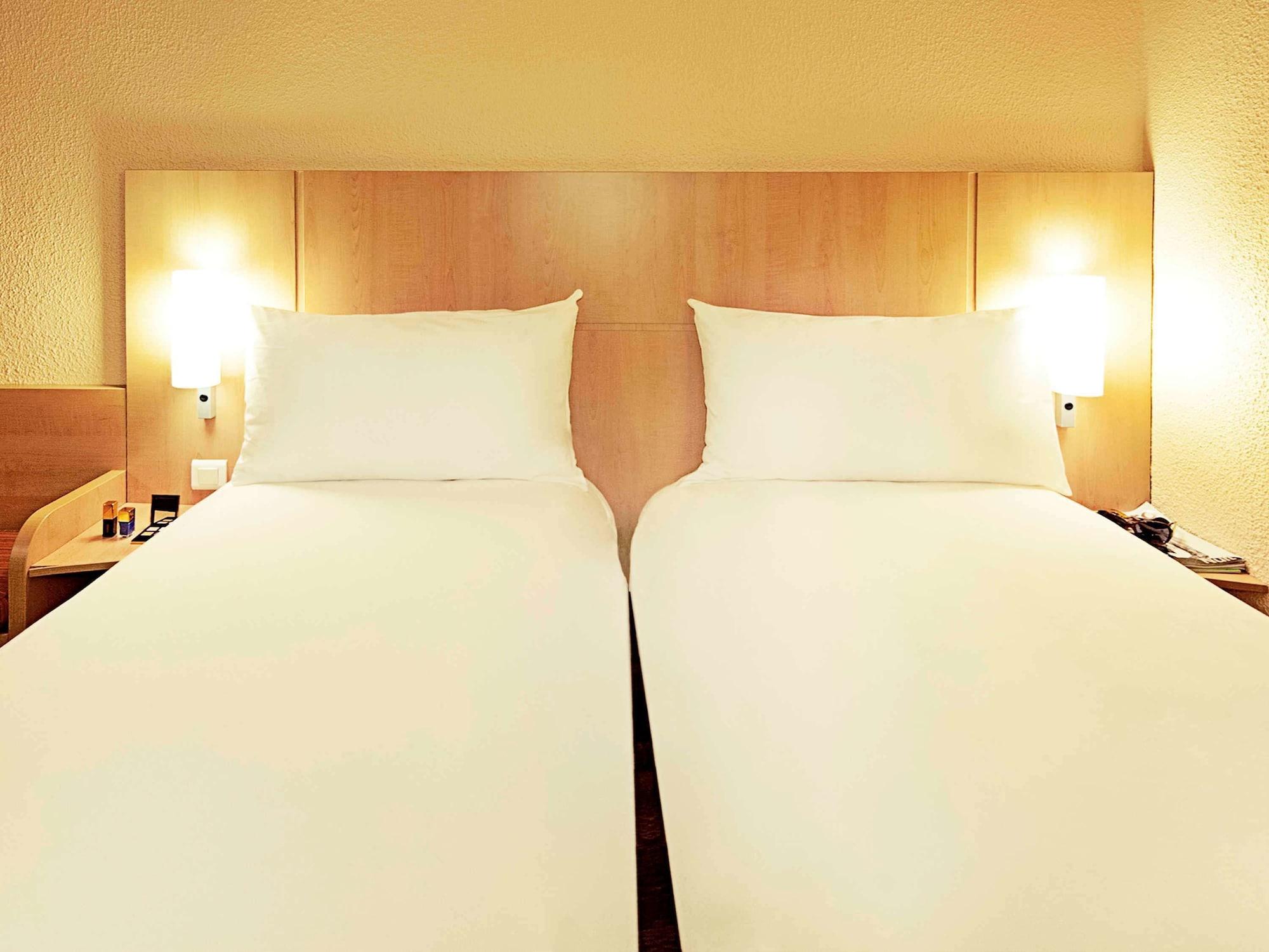 Ibis Lille Lomme Centre Hotel Exterior photo