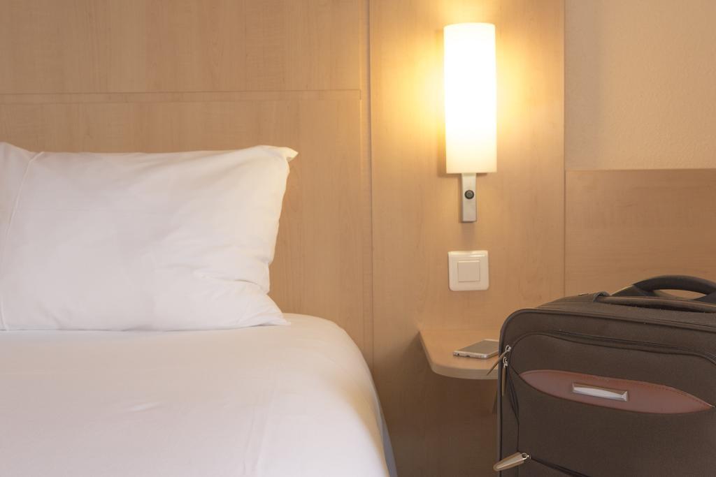 Ibis Lille Lomme Centre Hotel Exterior photo