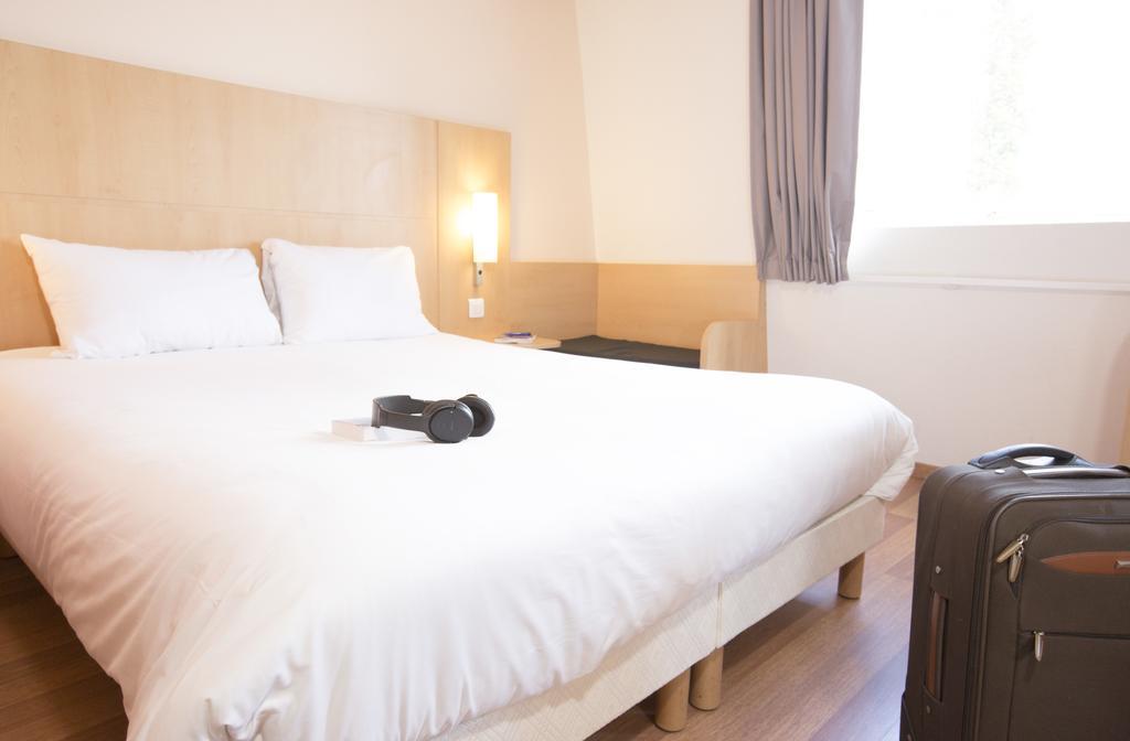 Ibis Lille Lomme Centre Hotel Exterior photo